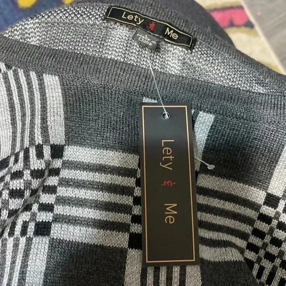 Lety & Me new gray & black plaid sweater size LARGE - Picture 11 of 13
